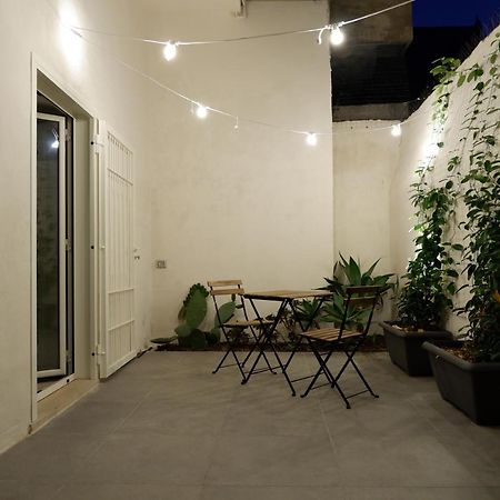Bari Central Patio Apartment Екстериор снимка