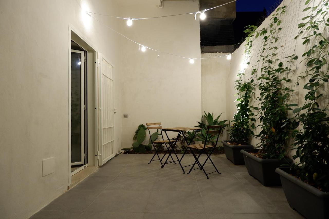 Bari Central Patio Apartment Екстериор снимка